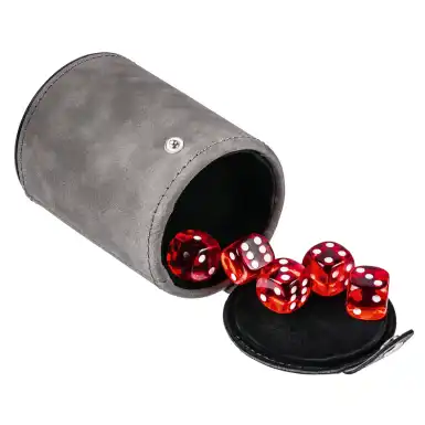 Knobelbecher mit 5 Würfeln