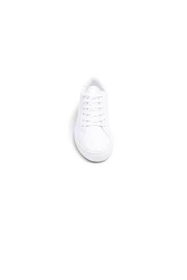 Nachhaltige Sneaker mit Logo